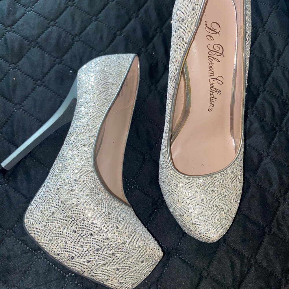 New high heels !! - Picture 1 of 3